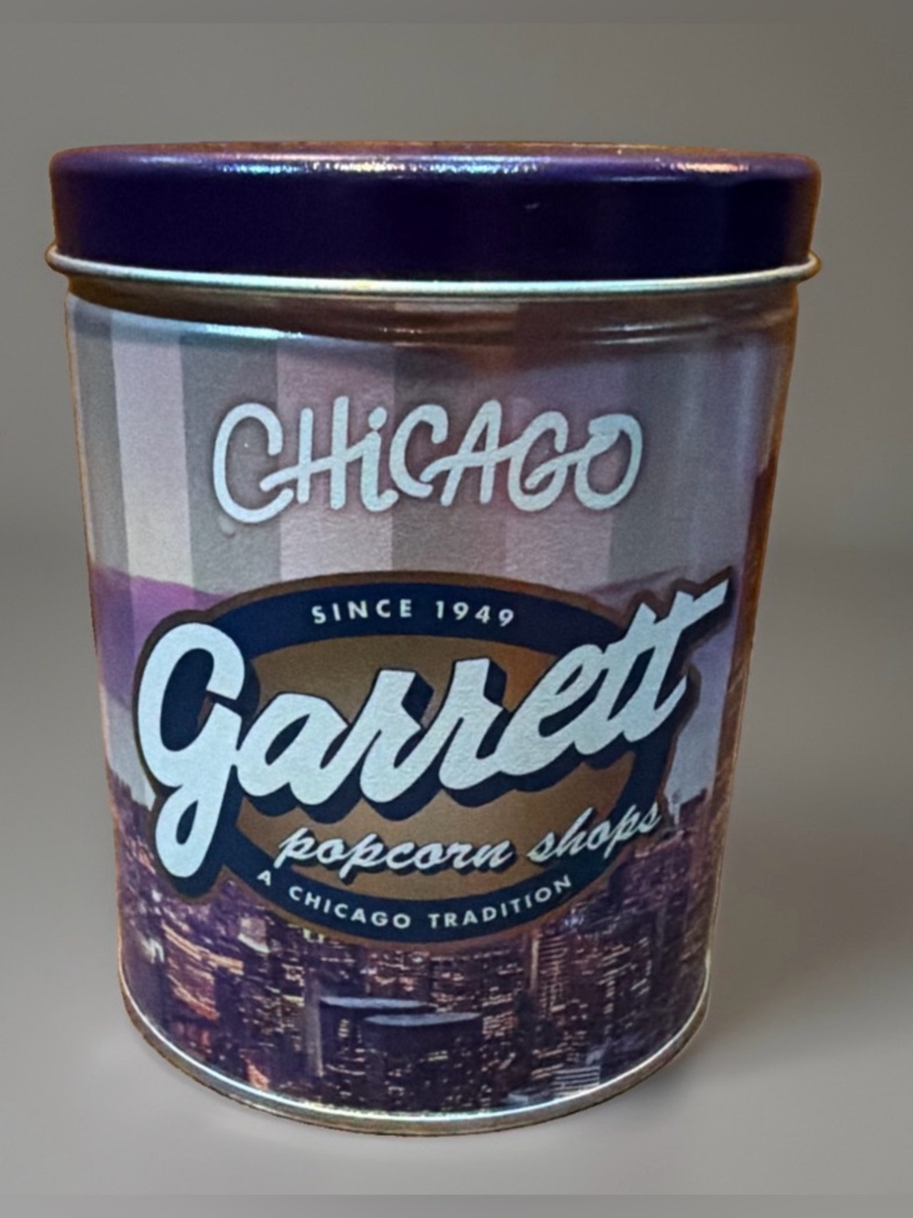 Small Garrett's Popcorn Tin Chicago Skyline EMPTY No Popcorn , 5oz .